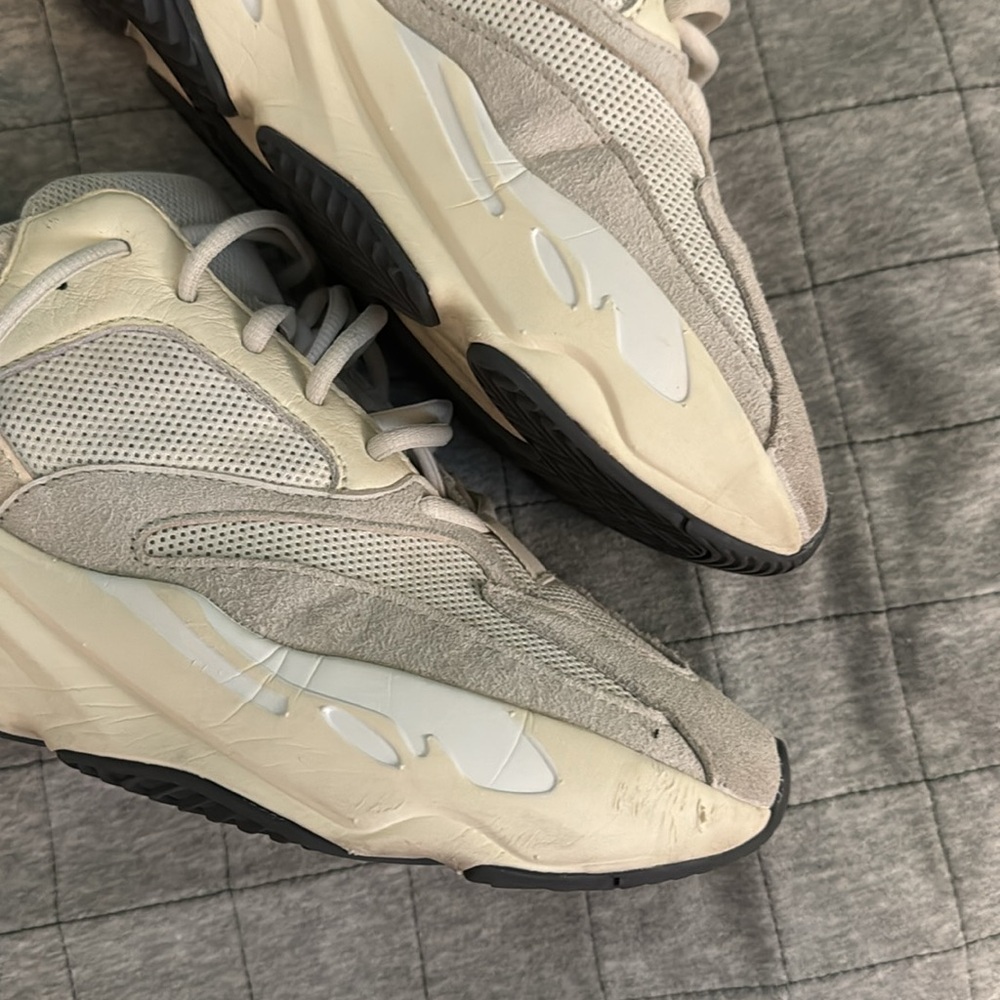 Yeezy 700 V1 Analog - Picture 6 of 9
